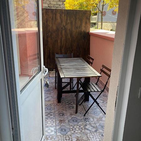 Апартаменты Cosy Nest From 10 Minutes Paris Centre Сент-Уан Экстерьер фото